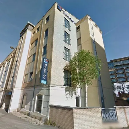 Travelodge Anchor Road Отель