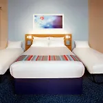 호텔 Travelodge Anchor Road 3*