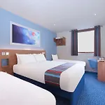 호텔 Travelodge Anchor Road 3*