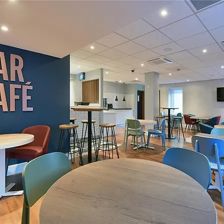 Travelodge Anchor Road 3* Bristol