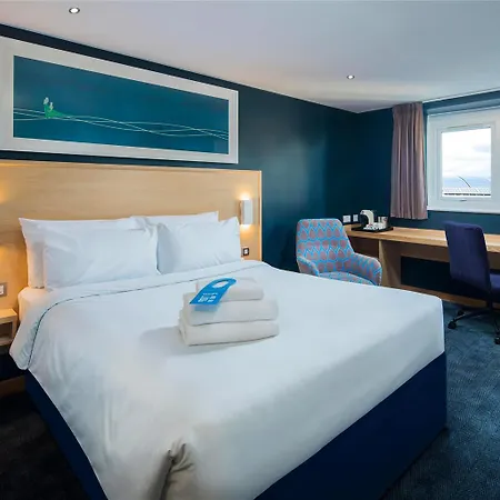 Travelodge Anchor Road 3*