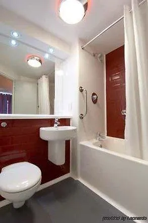 Travelodge Anchor Road ホテル 3*