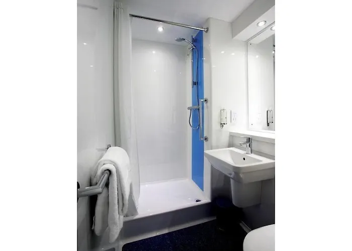 Travelodge Anchor Road Бристоль