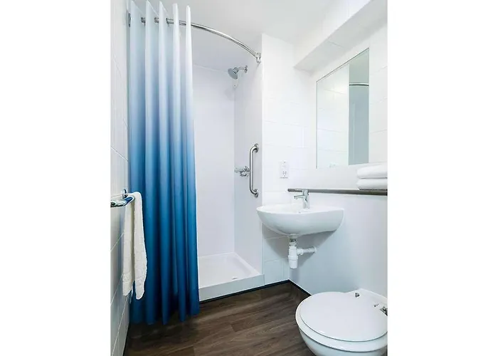 Отель Travelodge Anchor Road