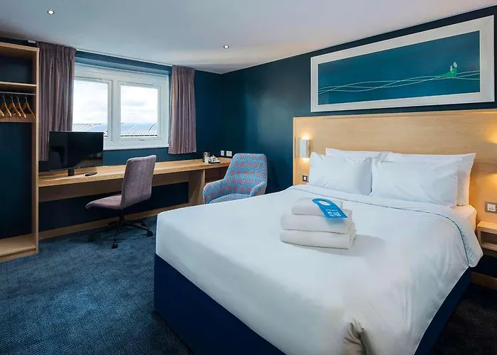 Travelodge Anchor Road 3*