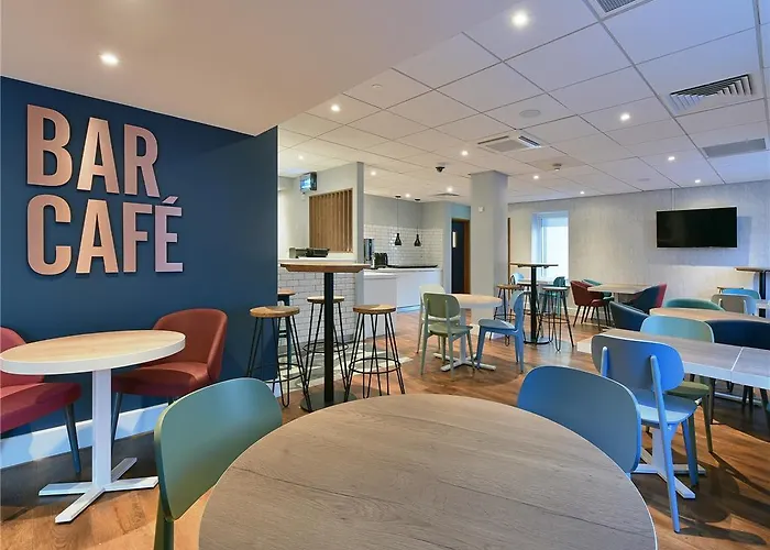 Travelodge Anchor Road 3* Бристоль