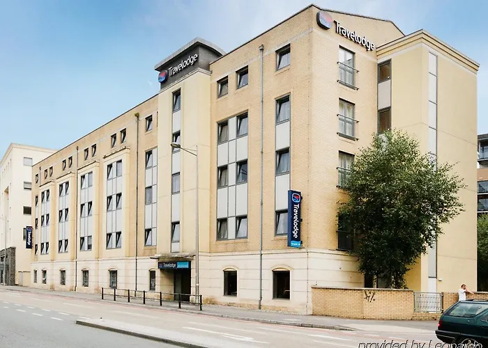 Travelodge Anchor Road Готель 3*