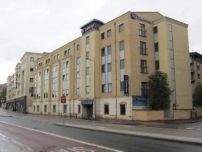 Travelodge Anchor Road 3*