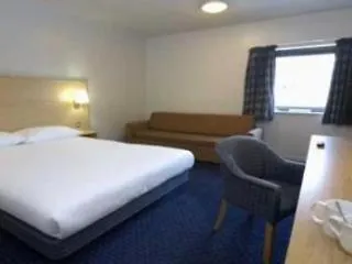 Travelodge Anchor Road Готель