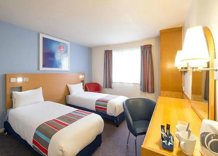 Travelodge Anchor Road 3*