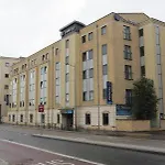 Travelodge Anchor Road 3*