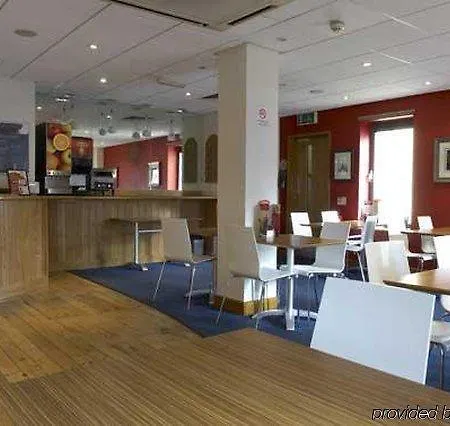 Travelodge Anchor Road Szálloda Bristol