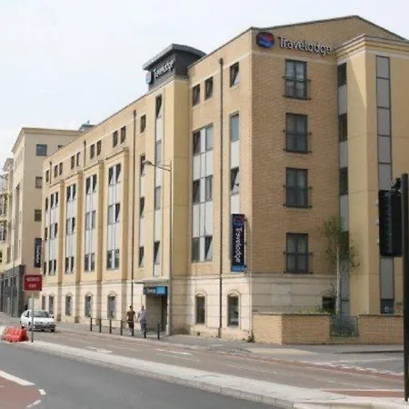 Travelodge Anchor Road 3*
