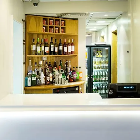 Travelodge Anchor Road Szálloda 3*