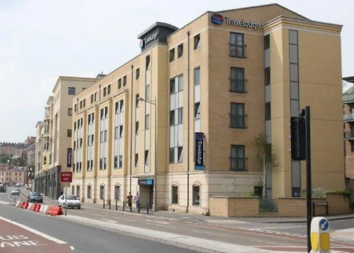 Travelodge Anchor Road 3*